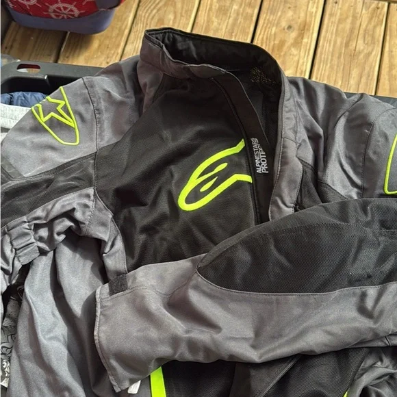 Alpinestars Black and Neon Yellow Performance Jacket - Picture 2 of 3